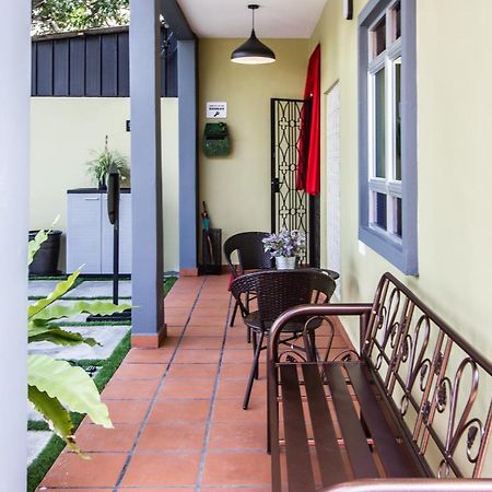 Explore 5Br Gardenhouse Retreats Butterworth Eksteriør billede