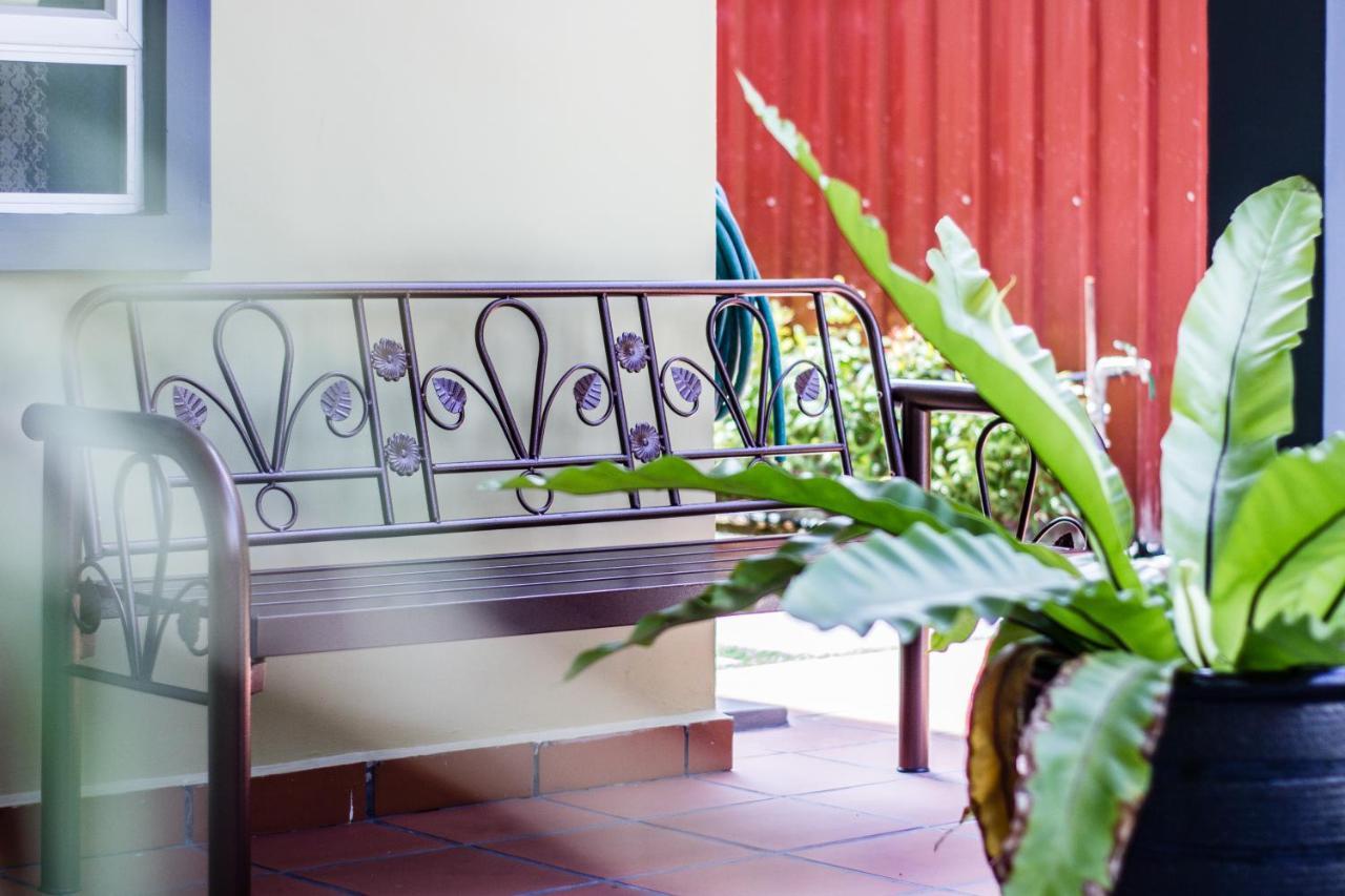 Explore 5Br Gardenhouse Retreats Butterworth Eksteriør billede